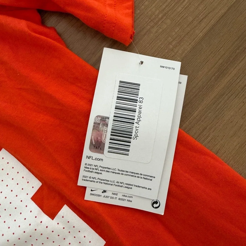 Nike Cleveland Browns Nick Chubb 24 Kids XL 18/20 Orange NFL T-Shirt